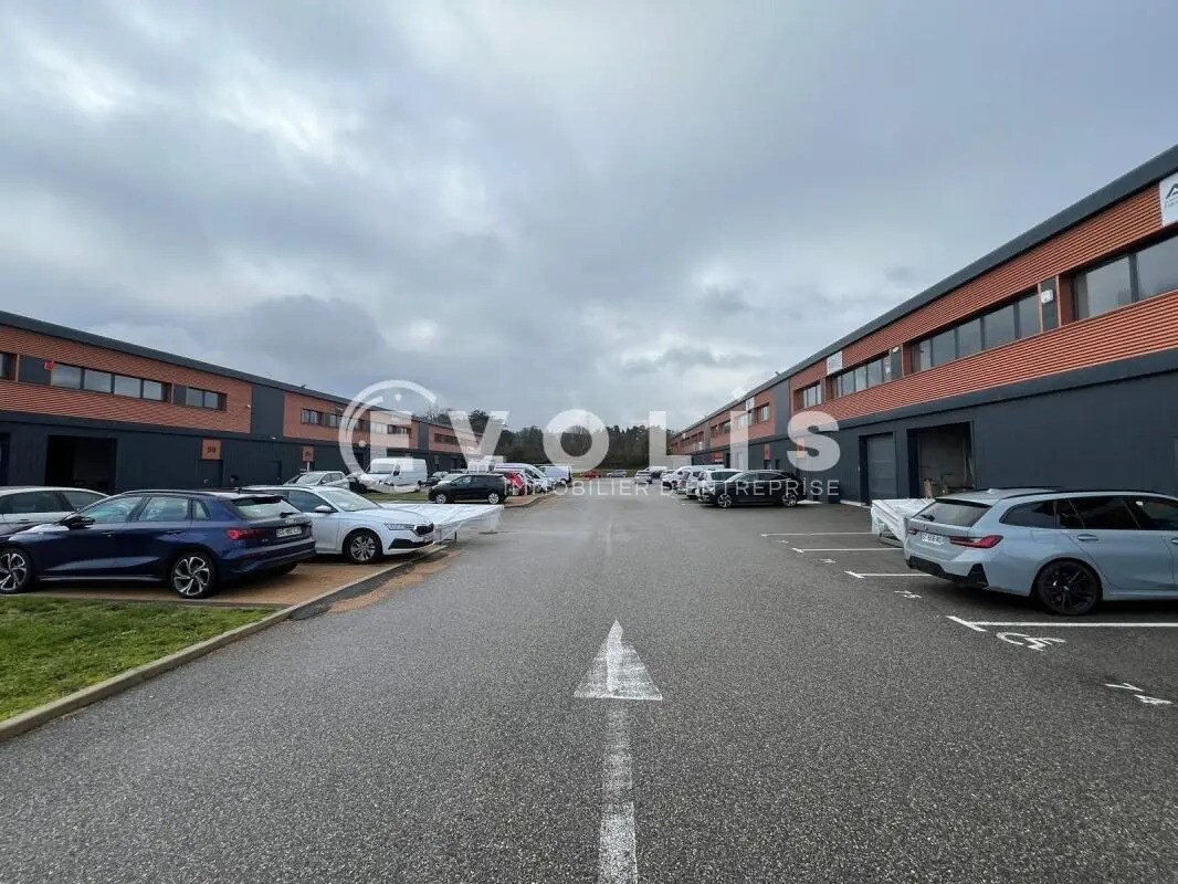 Light Industrial in Vaulx-Milieu for sale Building Photo- Image 1 of 23