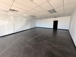 800-828 W Edmond Rd, Edmond, OK to rent Interior Photo- Image 2 of 3