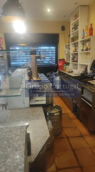 Retail in Madrid, Madrid to rent - Interior Photo - Image 2 of 5