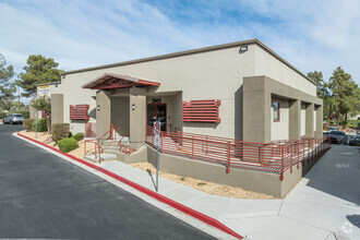 2905 Lake East Dr, Las Vegas, NV for rent Building Photo- Image 1 of 22