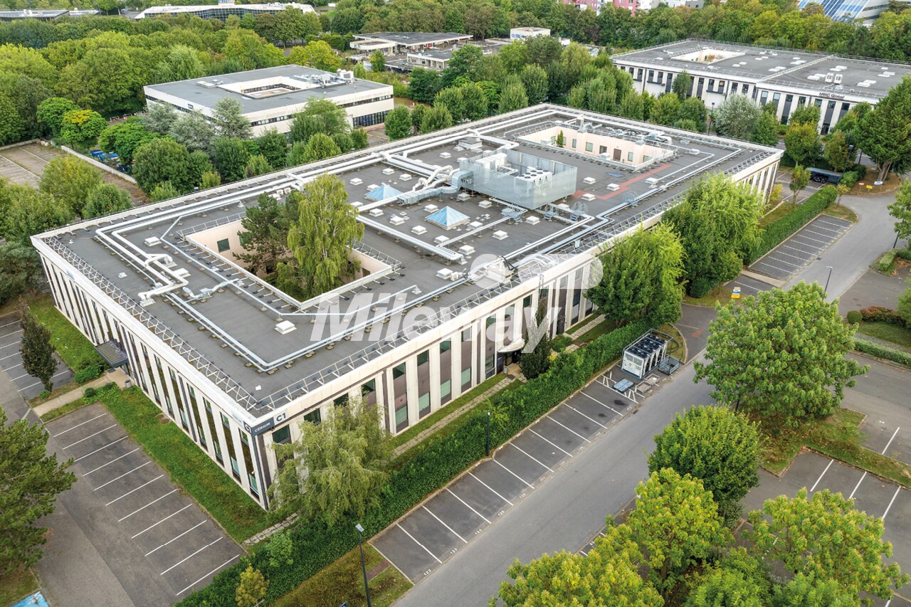 17 Rue Du Petit Albi, Cergy to rent Building Photo- Image 1 of 8
