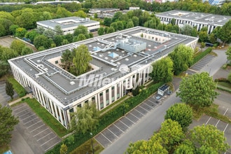 17 Rue Du Petit Albi, Cergy to rent Building Photo- Image 1 of 8