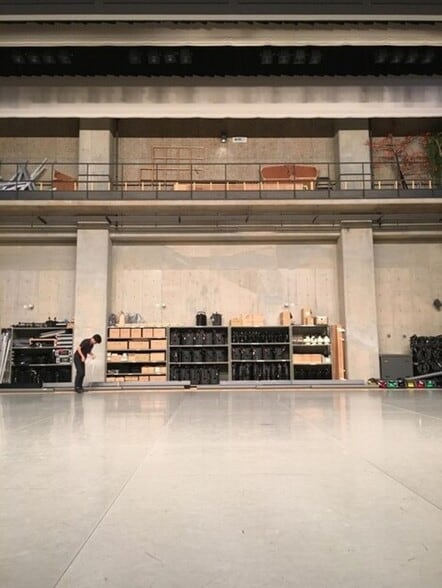 Light Industrial in Vaulx-Milieu to rent - Interior Photo - Image 2 of 3