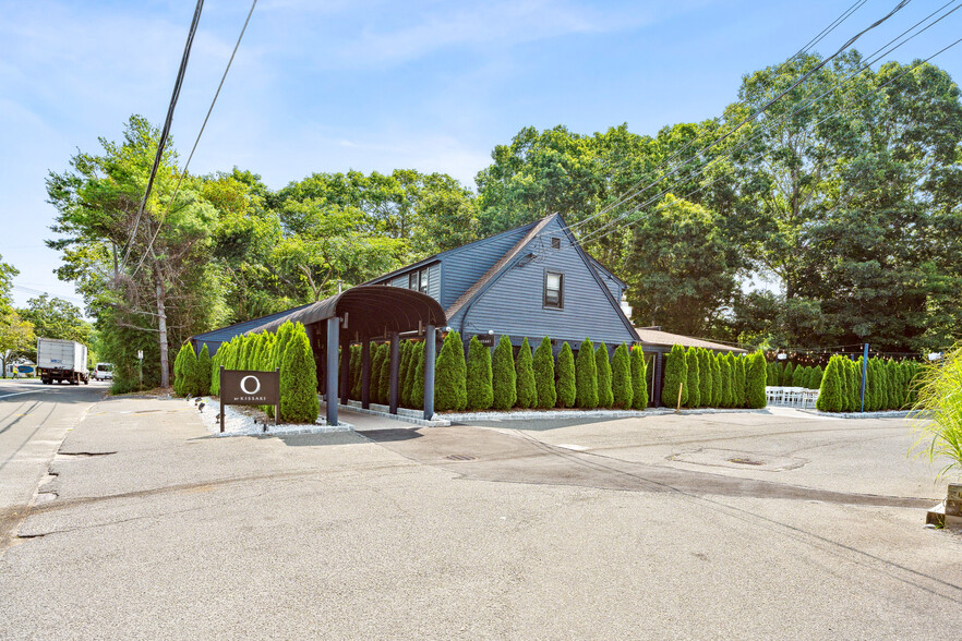 47 Montauk Hwy, East Hampton, NY for rent - Building Photo - Image 2 of 25