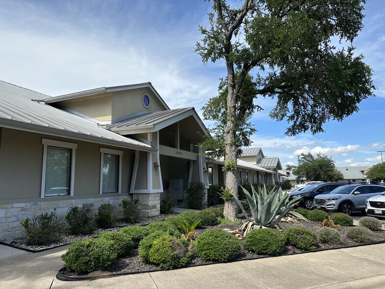 1907 Cypress Creek Rd, Cedar Park, TX for sale - Primary Photo - Image 1 of 10