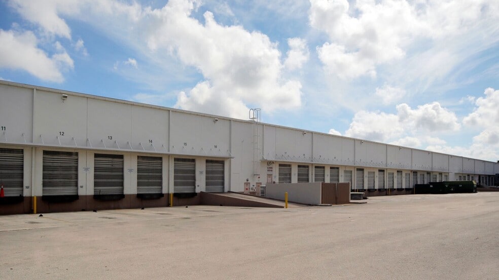 11010 NW 30th St, Doral, FL to rent - Building Photo - Image 2 of 2