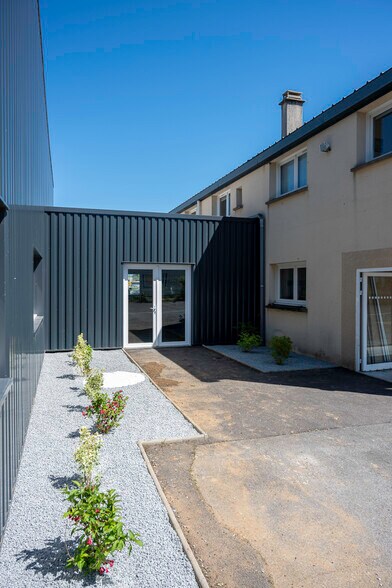 rue Gustave Eiffel, Crépy-en-Valois for sale - Interior Photo - Image 2 of 6