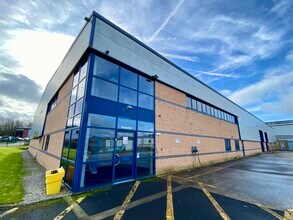 Hurstwood Ct, Blackburn to rent Building Photo- Image 2 of 11