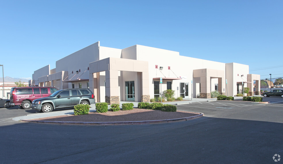 2535 W Cheyenne Ave, North Las Vegas, NV for sale - Primary Photo - Image 1 of 1