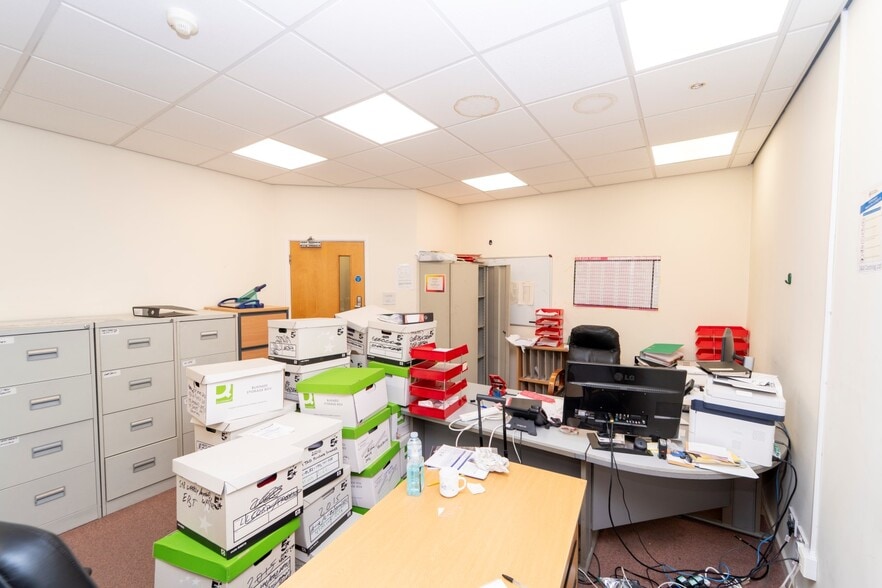 92-94 Gipsy Ln, Leicester to rent - Building Photo - Image 3 of 16