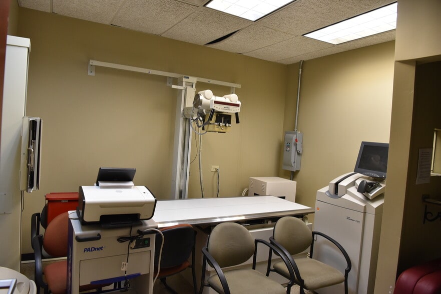 3641 E 108th St, Chicago, IL for sale - Interior Photo - Image 3 of 18