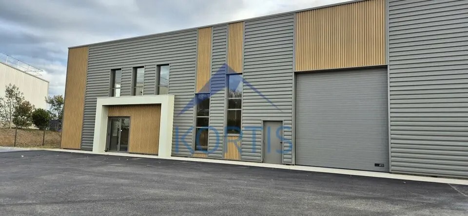 Location Local d'activités 513 m² - Photo 1