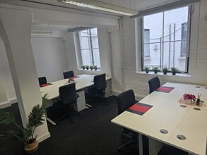 10 Whites Row, London to rent Interior Photo- Image 1 of 3