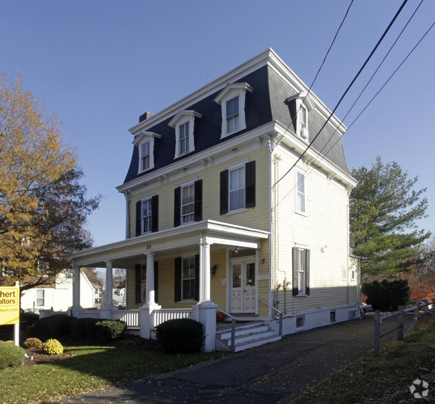 210 W Main St, Moorestown, NJ for rent - Building Photo - Image 1 of 2