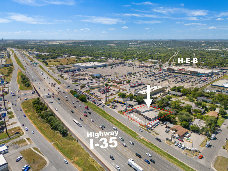 950 Interstate 35 S, New Braunfels, TX for sale - Building Photo - Image 2 of 28