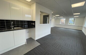 Willie Snaith Rd, Newmarket to rent Interior Photo- Image 2 of 5