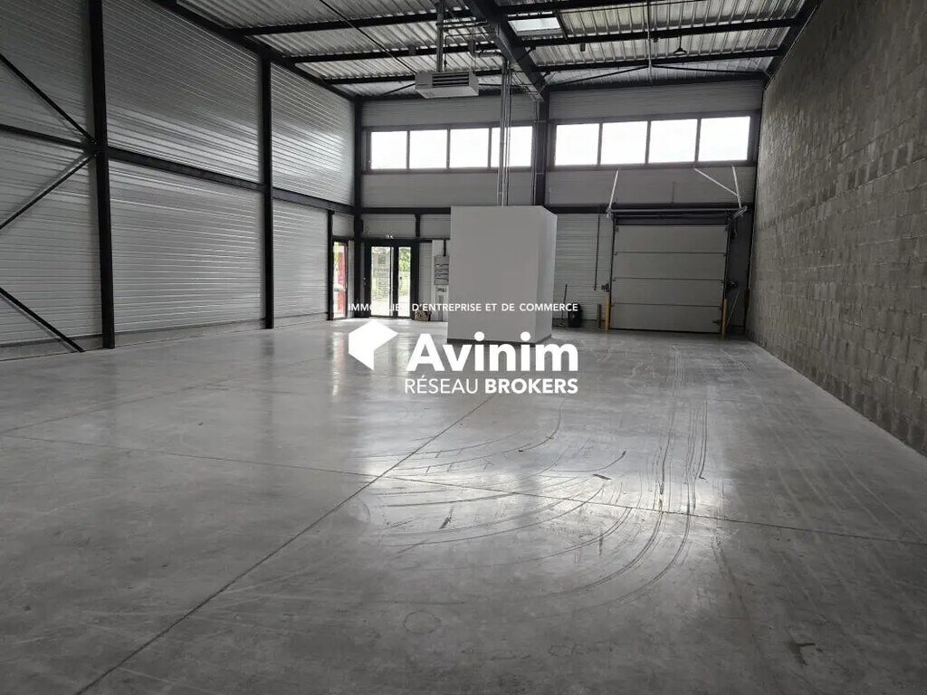 Location Local d'activités 253 m² - Photo 1