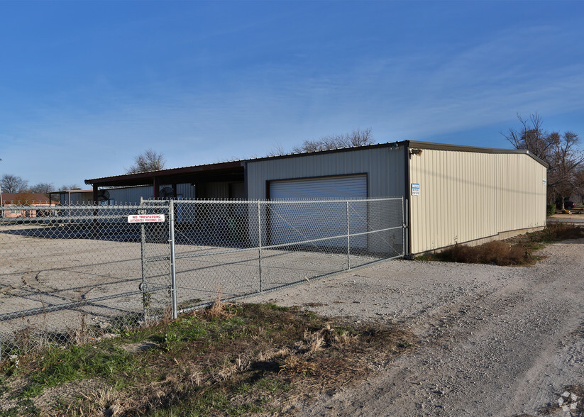 313 W Railroad Ave, Godley, TX for sale - Building Photo - Image 3 of 9