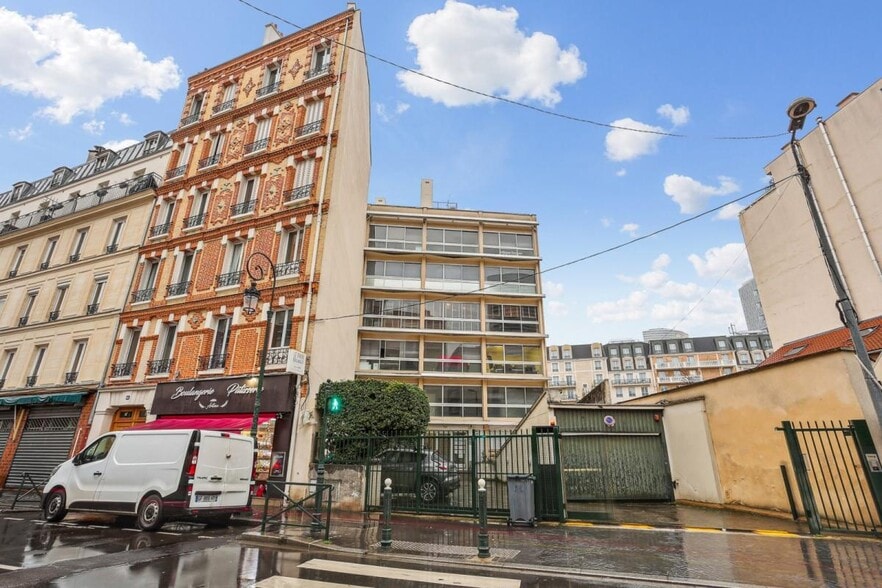 Office in Puteaux to rent - Building Photo - Image 1 of 4