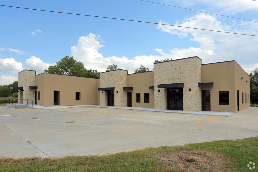 1516 N Lynn Riggs Blvd, Claremore, OK for sale - Building Photo - Image 3 of 4