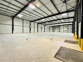 Industrial in Trappes for sale Interior Photo- Image 2 of 6