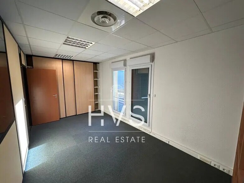 Office in Aix-en-Provence to rent - Interior Photo - Image 3 of 6