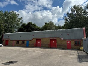 Heathfield St, Elland for rent Building Photo- Image 1 of 4