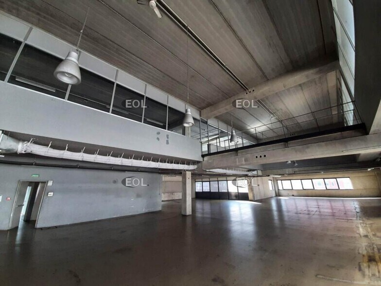 Light Industrial in Ivry-sur-Seine to rent - Building Photo - Image 1 of 9