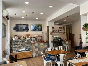 Retail in Madrid, Madrid to rent Interior Photo- Image 2 of 4