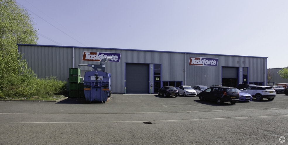 240-242 Sir Harry Lauder Rd, Edinburgh to rent - Building Photo - Image 2 of 6