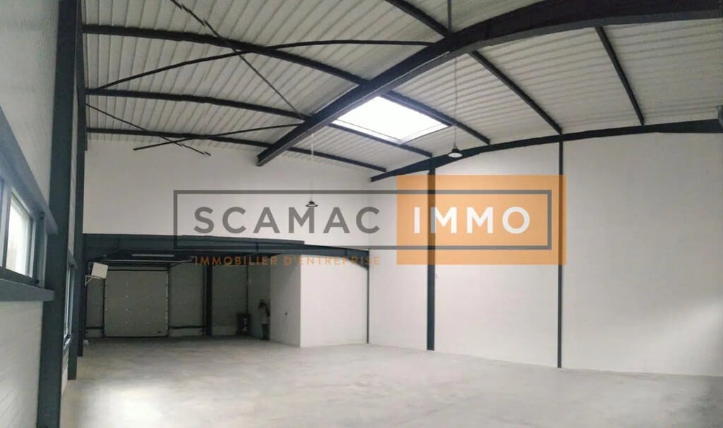 Location Entrepôt 113 m² à 278 m² - Photo 1