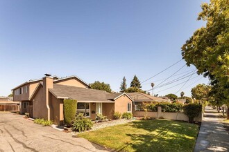 3411 Bay Rd, Redwood City, CA for sale Primary Photo- Image 1 of 1