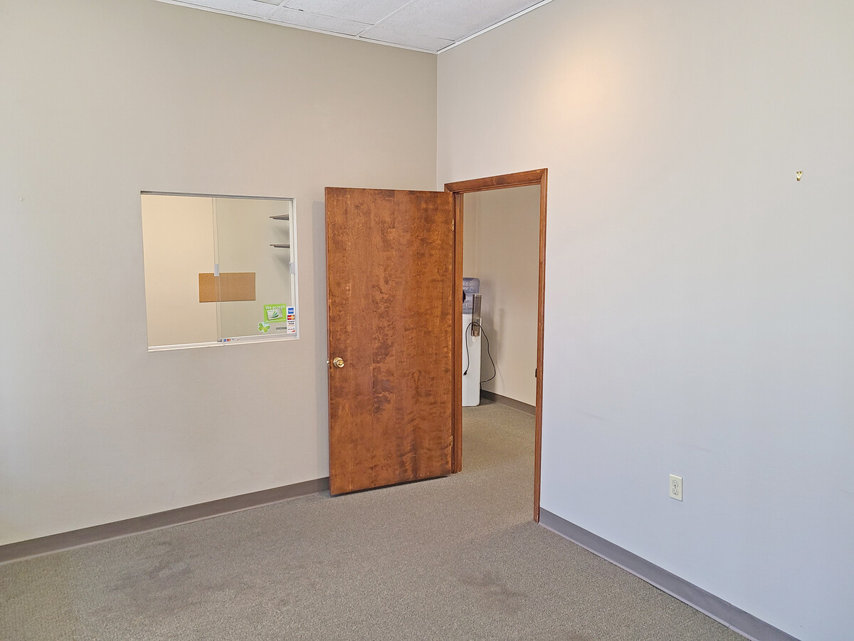 237 Penn Ave, Scranton, PA 18503 - Unit 243 -  - Lobby - Image 1 of 24