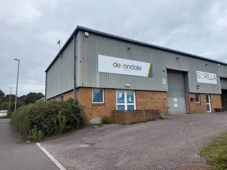 Corbin Way, Bradpole to rent - Building Photo - Image 1 of 3