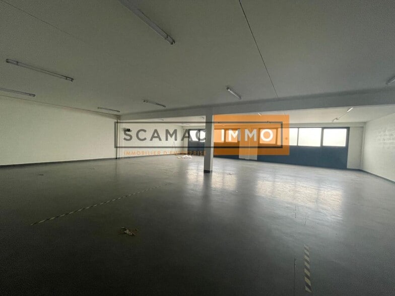 Industrial in Herblay-sur-Seine to rent - Building Photo - Image 2 of 8