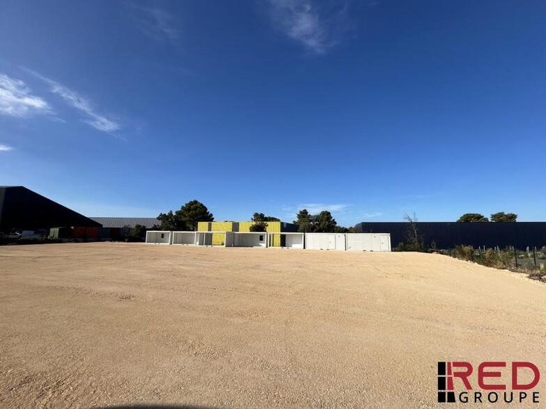 Signes, Signes to rent - Building Photo - Image 1 of 3