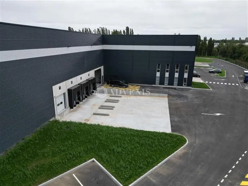 Location Entrepôt 2 995 m² - Photo 1