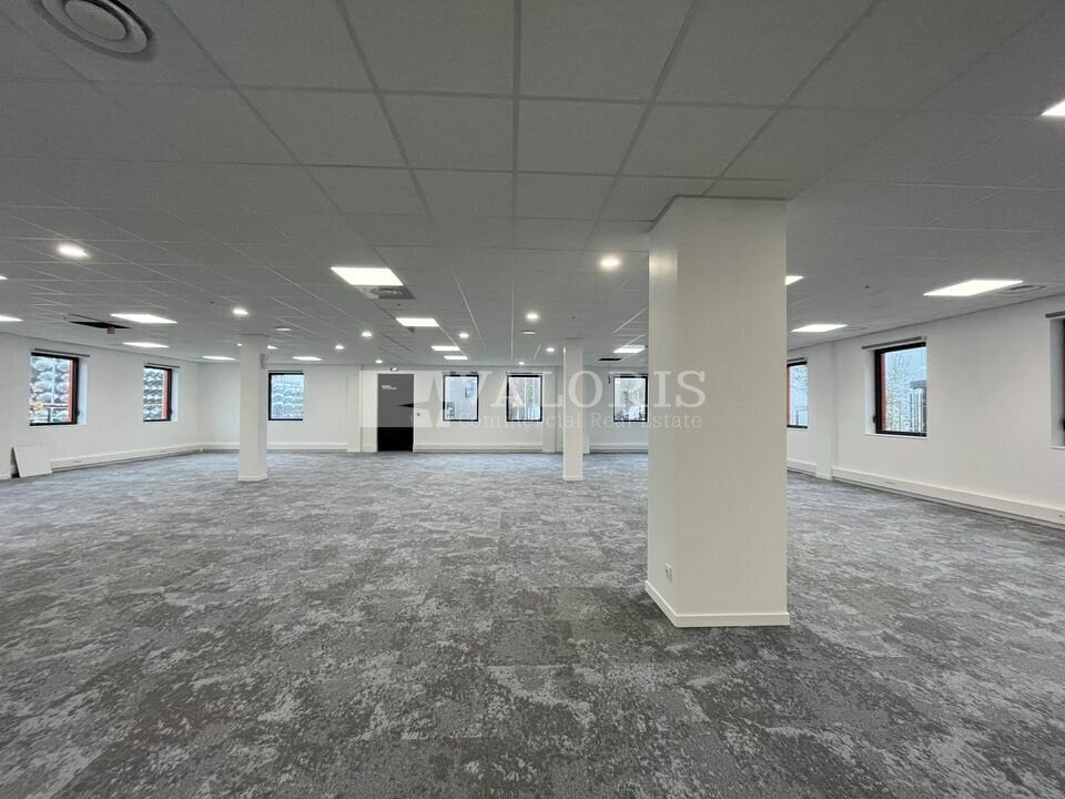 Office in Montluel to rent Building Photo- Image 1 of 14