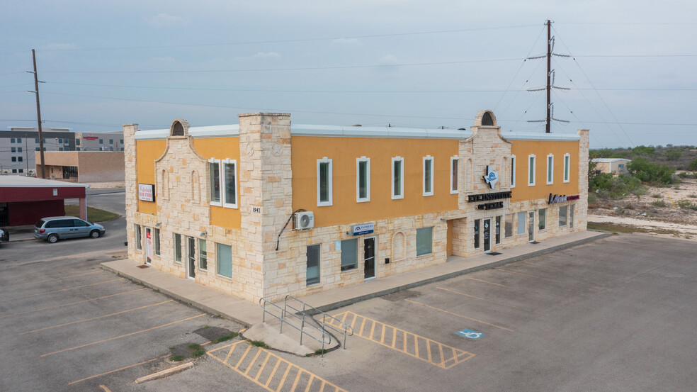 1947 Bedel Ave, Del Rio, TX for sale - Building Photo - Image 1 of 9