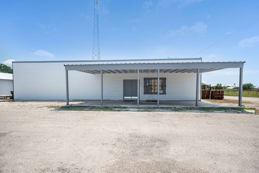 13081 State TX-172 South Hwy, La Ward, TX for sale - Building Photo - Image 1 of 1