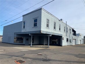 145 1st Dr NE, New Philadelphia, OH for rent Building Photo- Image 1 of 2