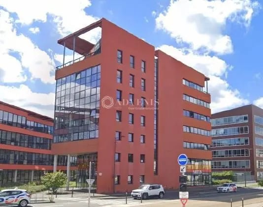 Location Bureaux 178 m² - Photo 1
