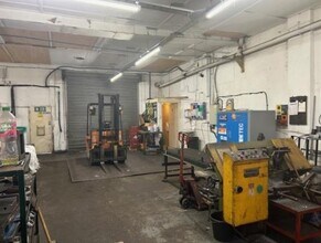 Bradford Rd, Birstall to rent Interior Photo- Image 2 of 2