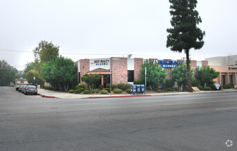 17057 Chatsworth St, Granada Hills, CA for sale Primary Photo- Image 1 of 1