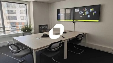 Office in Rueil-Malmaison to rent Interior Photo- Image 2 of 2