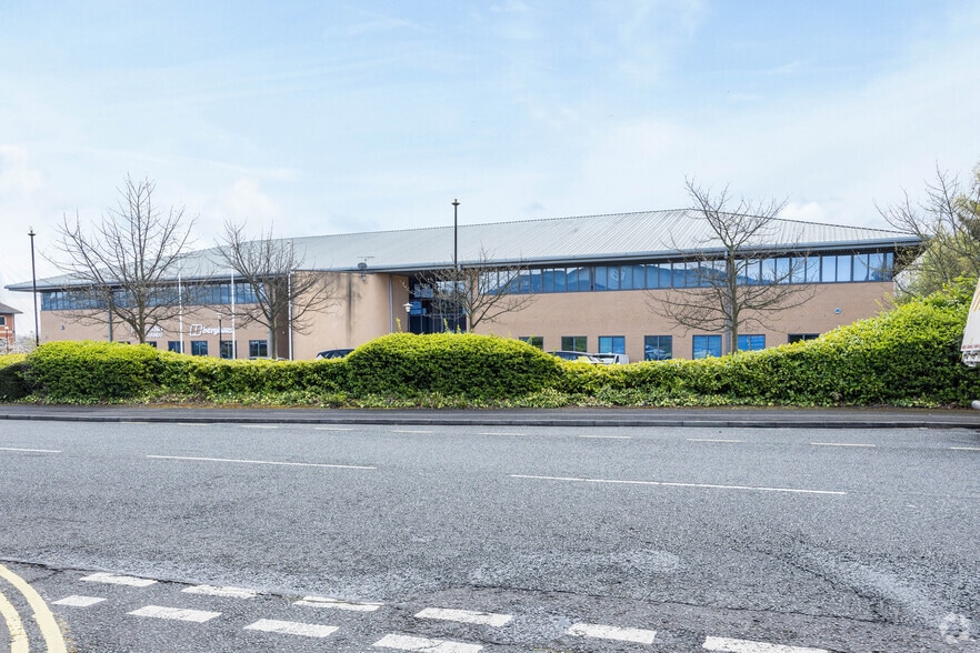 12 Colima Ave, Sunderland to rent - Building Photo - Image 2 of 2