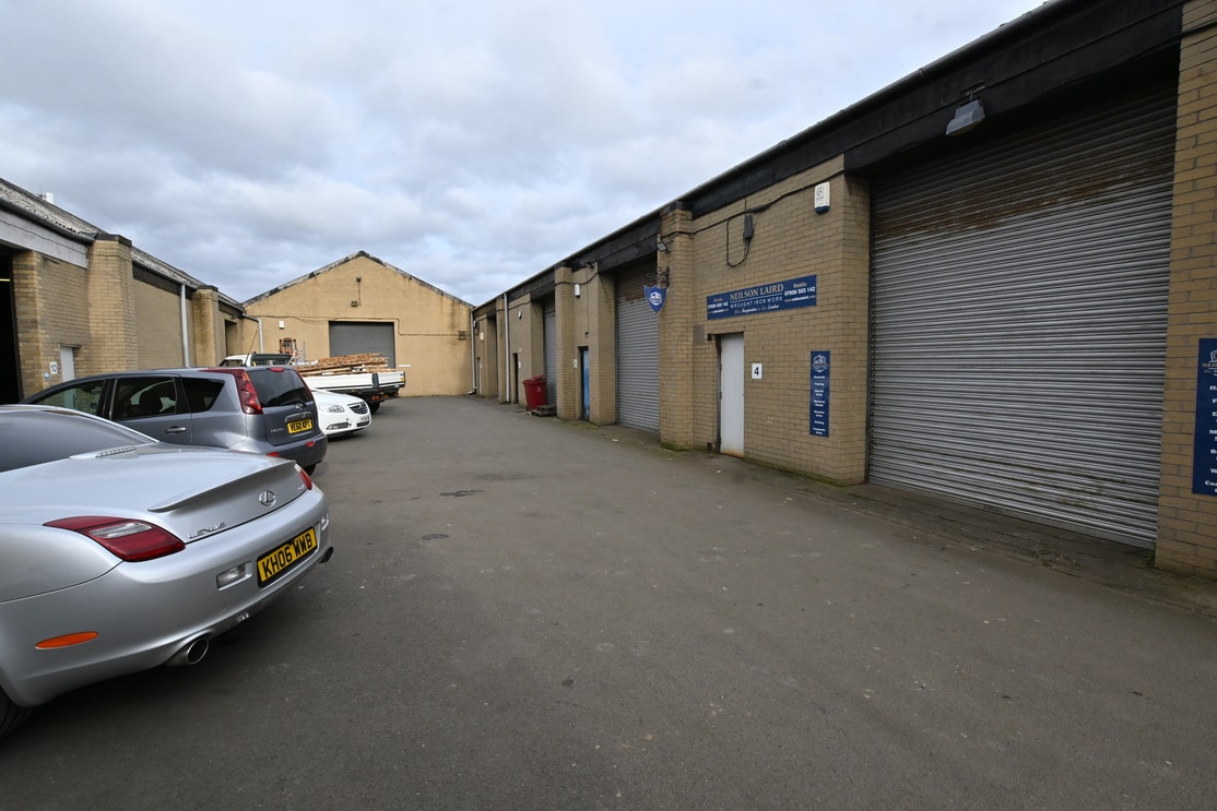 Bankside, Falkirk to rent Building Photo- Image 1 of 6