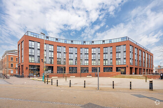 New Walk Pl, Leicester for rent Building Photo- Image 1 of 6