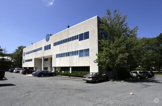 More details for 200 Parkway Dr S, Hauppauge, NY - Office for Rent