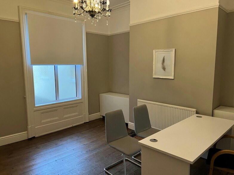 27 Wilson Patten St, Warrington to rent - Building Photo - Image 3 of 5